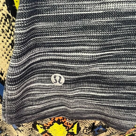 Lululemon Melodic Movement Long Sleeve Space Herringbone Black White size 8 - Picture 4 of 13